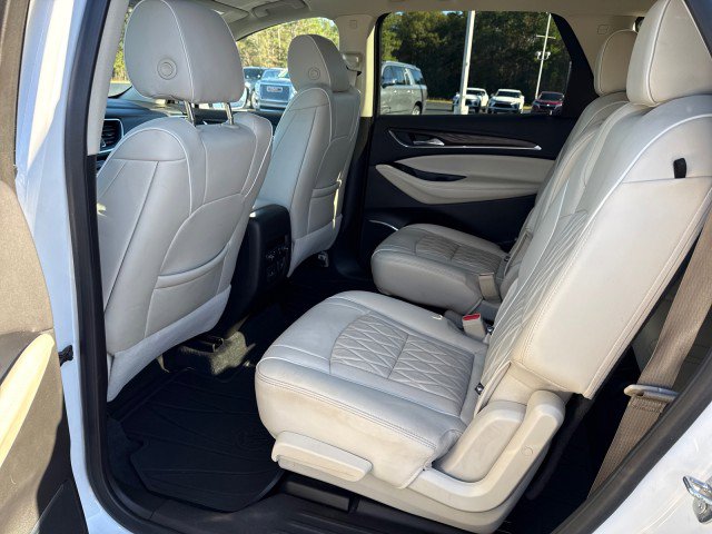 Used 2023 Buick Enclave Avenir image 21