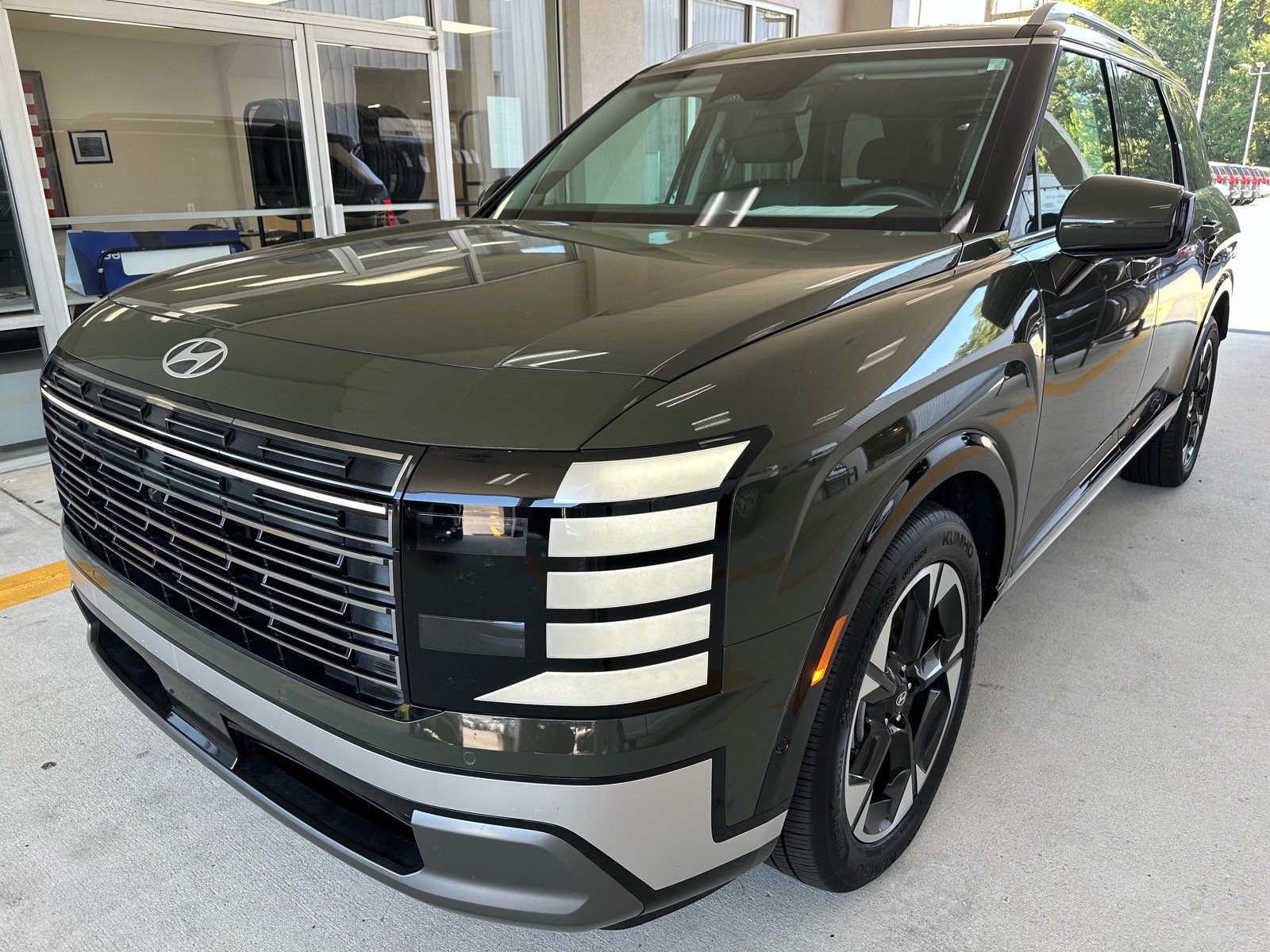 Used 2026 Hyundai Palisade Limited FWD image 3