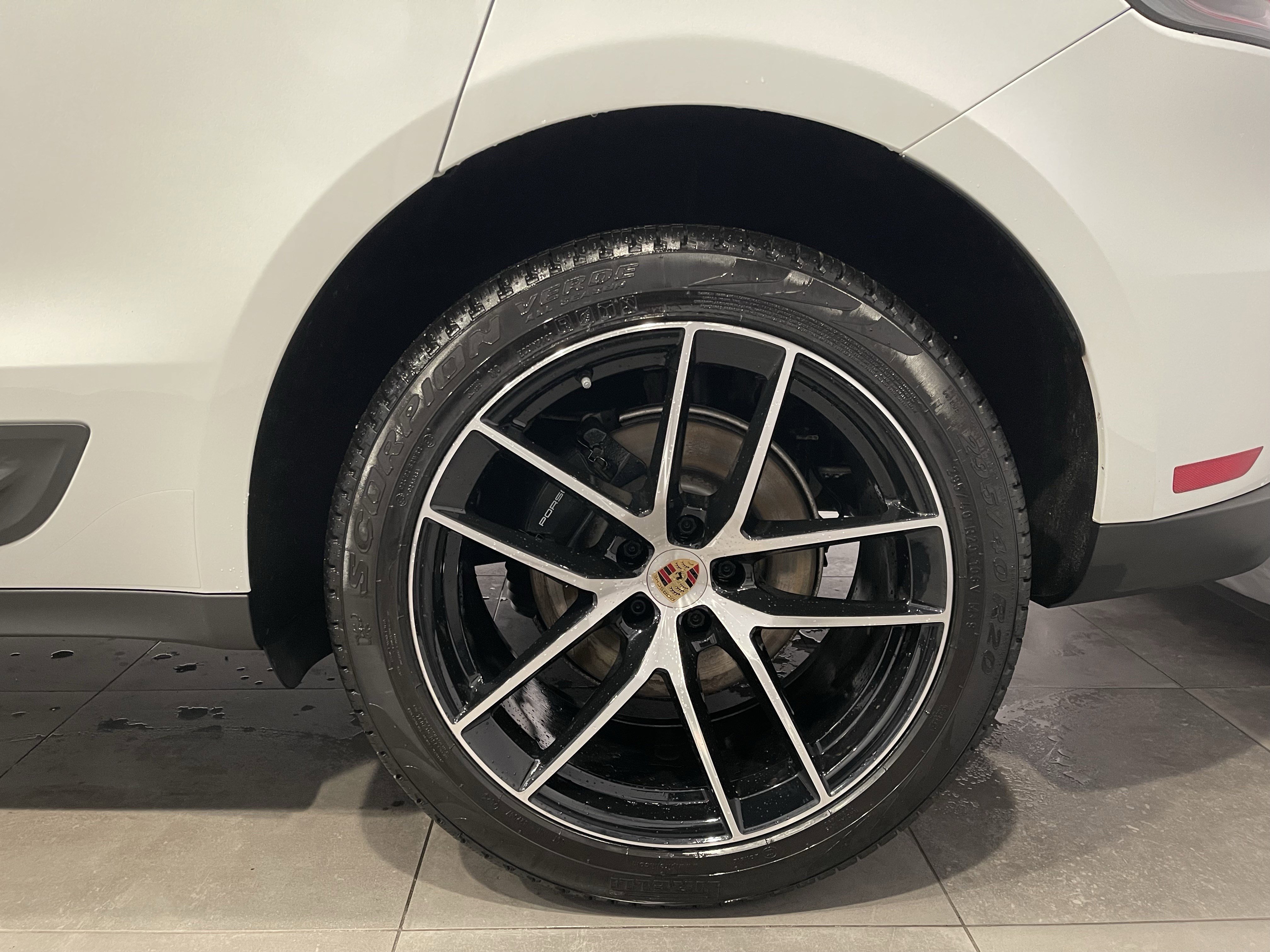 Used 2022 Porsche Macan image 9