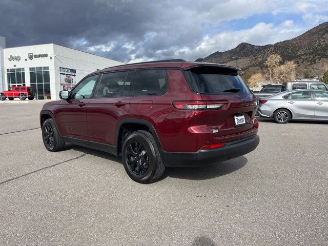 Used 2025 Jeep Grand Cherokee L Altitude image 6