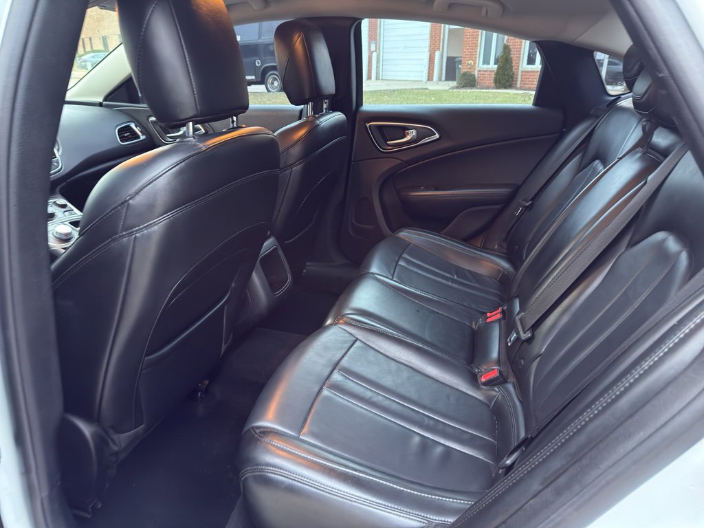 Used 2017 Chrysler 200 Limited Platinum FWD image 13