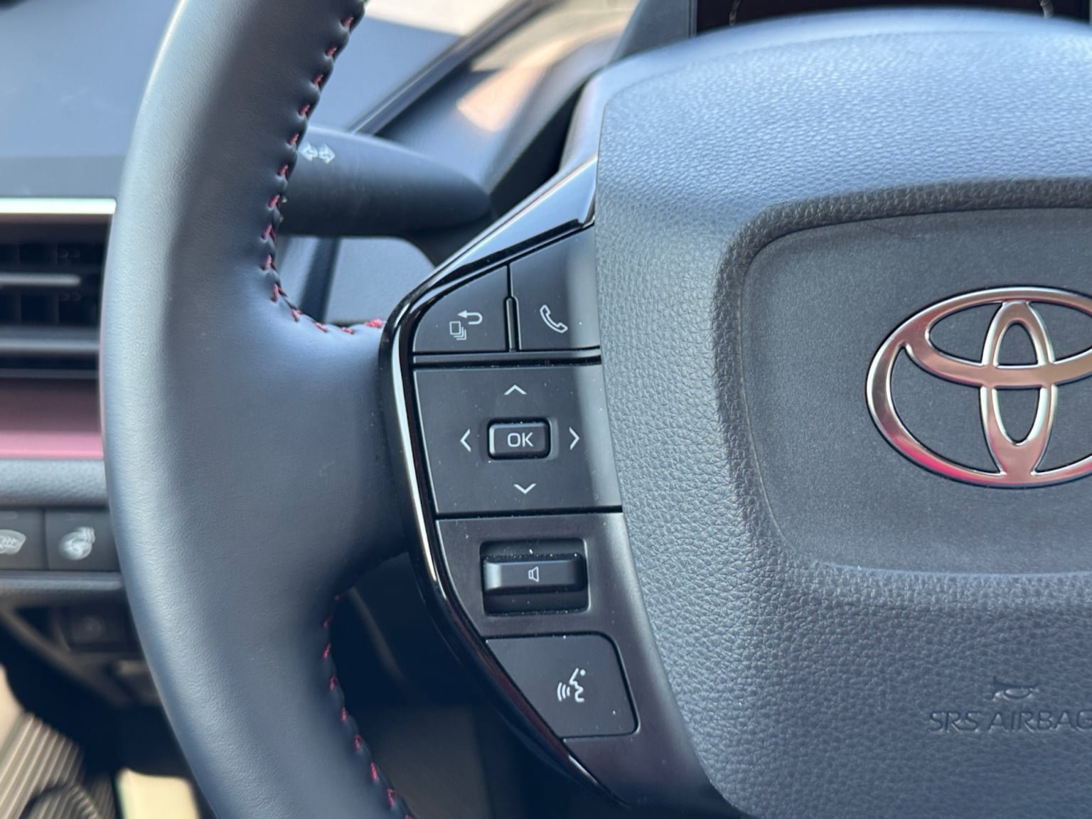 Used 2024 Toyota Prius Prime FWD image 22