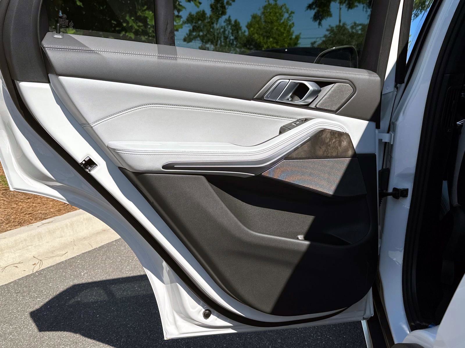 New 2026 BMW X5 xDrive50e w/ Climate Comfort Package image 13