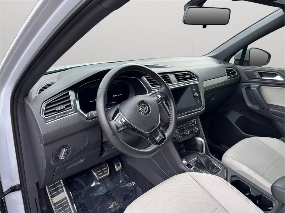 Used 2019 Volkswagen Tiguan SEL R-Line FWD image 6