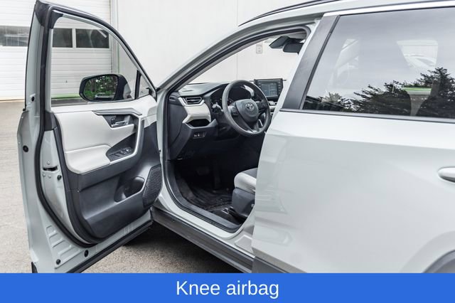 Used 2019 Toyota RAV4 XLE AWD/4WD image 27