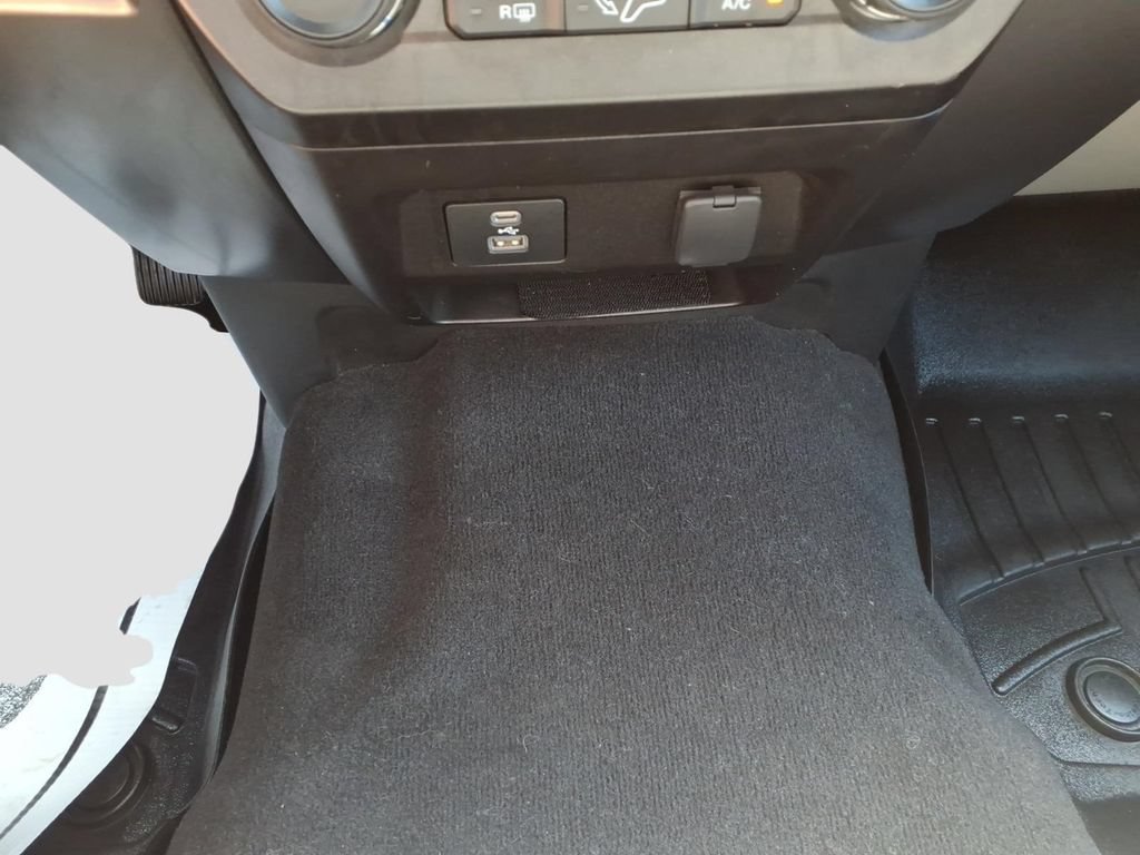Used 2021 Ford F250 XLT AWD/4WD image 24