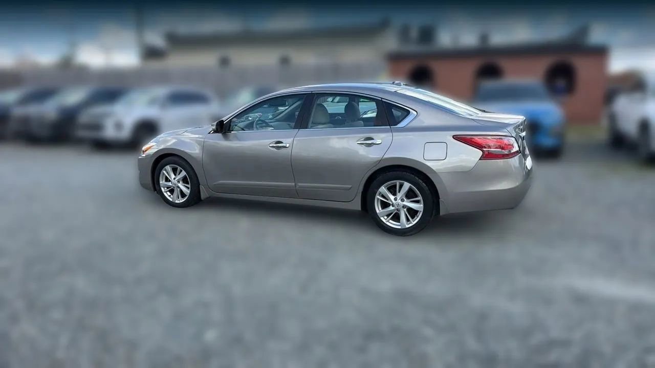 Used 2013 Nissan Altima 2.5 SV w/ 2.5SV Convenience Pkg FWD image 4