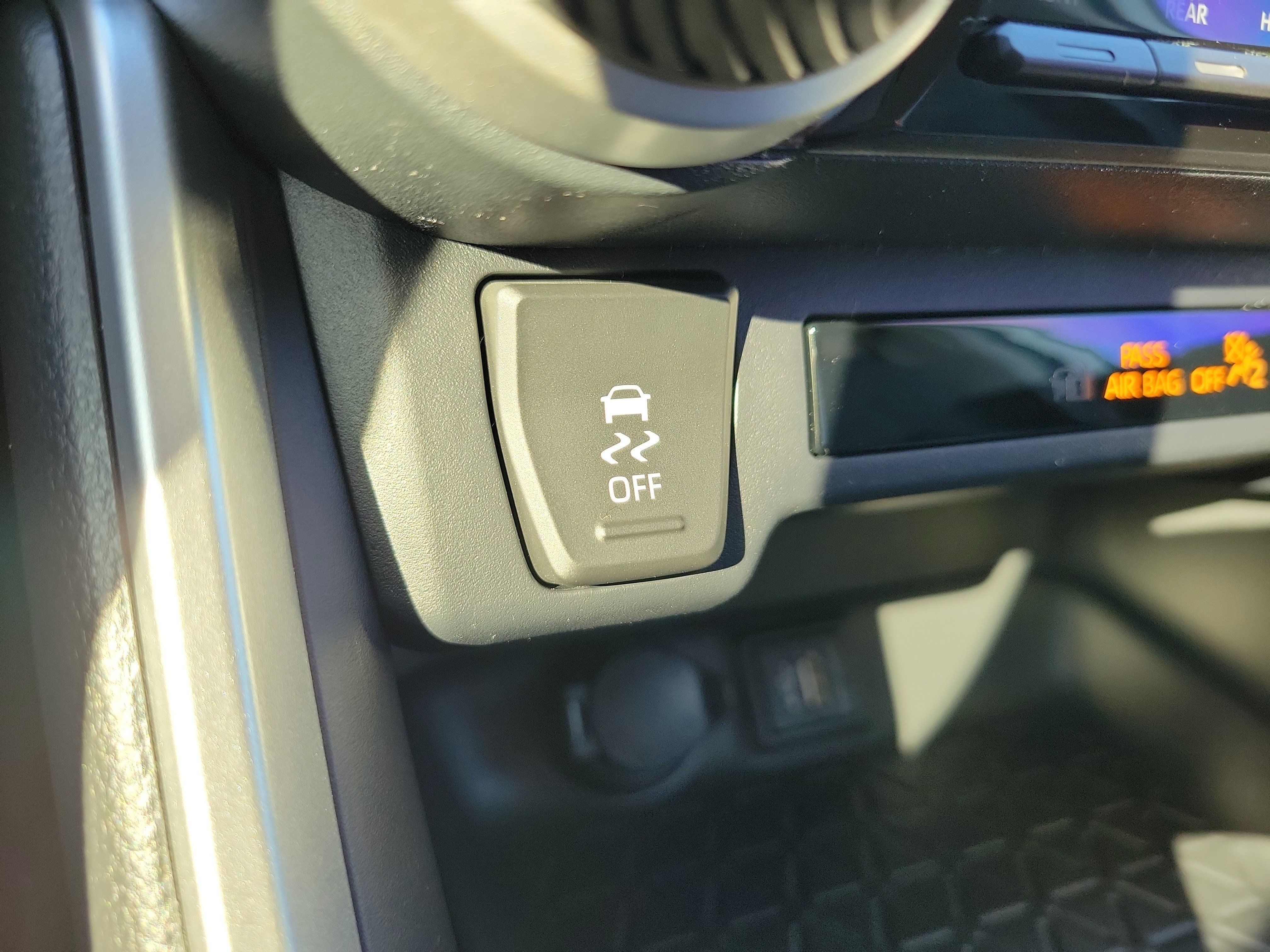 New 2025 Toyota RAV4 XLE w/ Convenience Package image 25