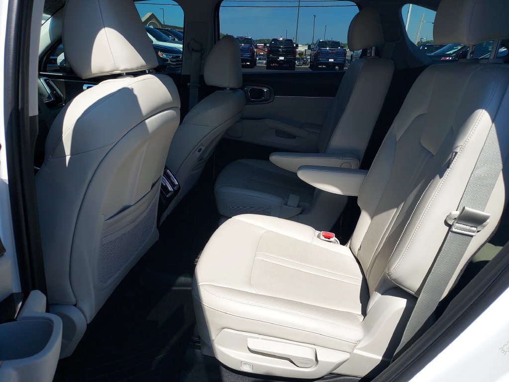 Used 2025 Kia Sorento SX FWD image 16