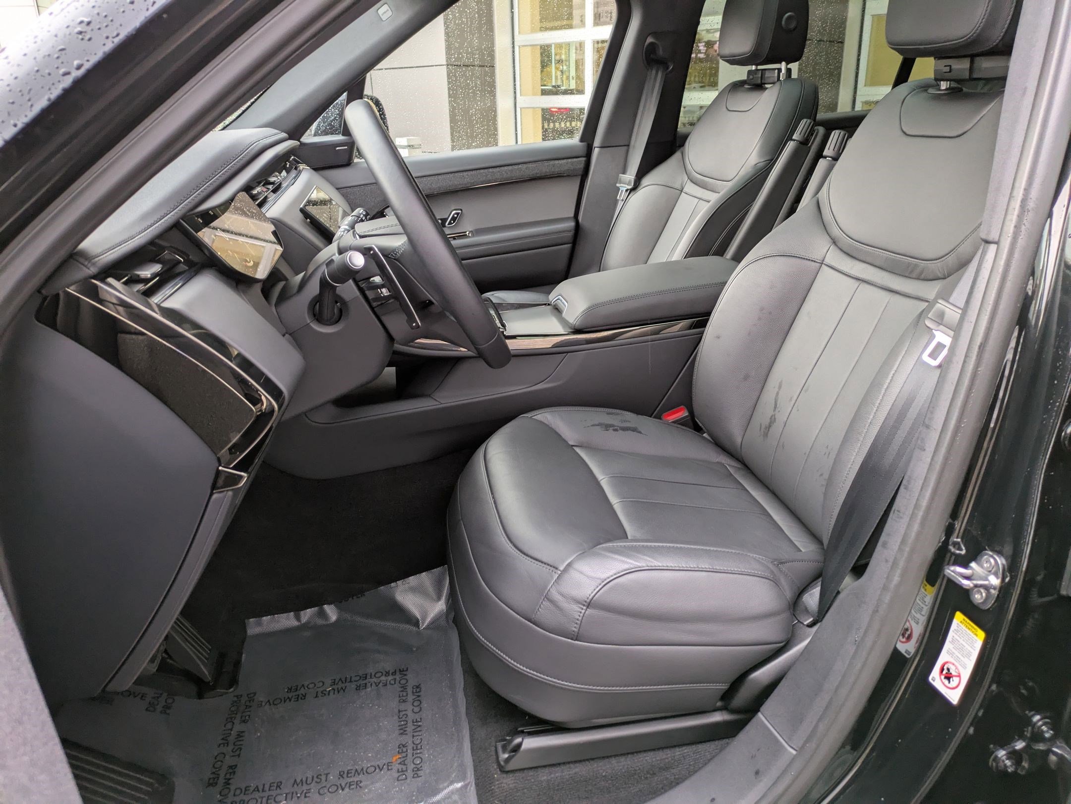 Used 2025 Land Rover Range Rover Sport image 27