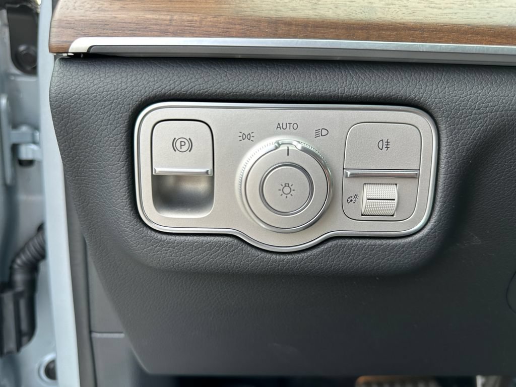 Used 2025 Mercedes-Benz GLS 450 4MATIC image 21