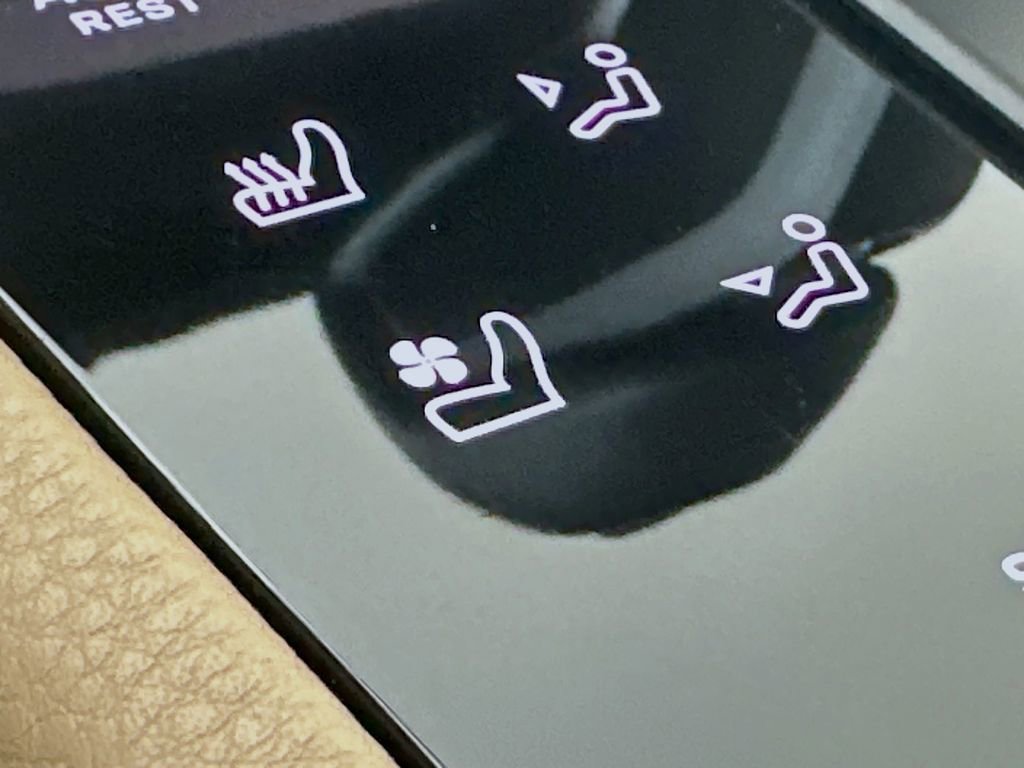 Certified 2022 Porsche Macan image 23