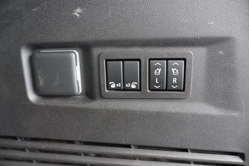 Used 2023 Chevrolet Tahoe High Country AWD/4WD image 33