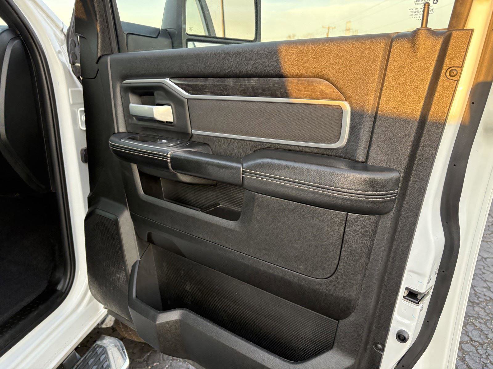 Used 2024 RAM 3500 Big Horn image 11