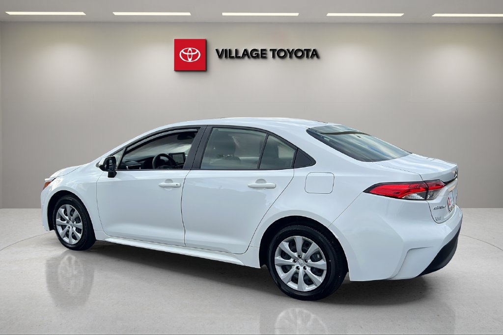 Used 2026 Toyota Corolla LE FWD image 3