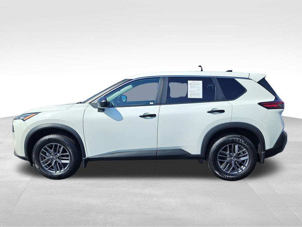 Used 2022 Nissan Rogue S AWD/4WD image 2