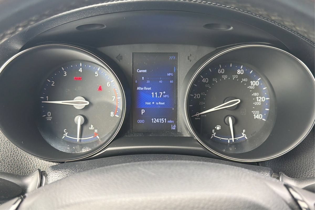 Used 2018 Toyota C-HR XLE FWD image 16