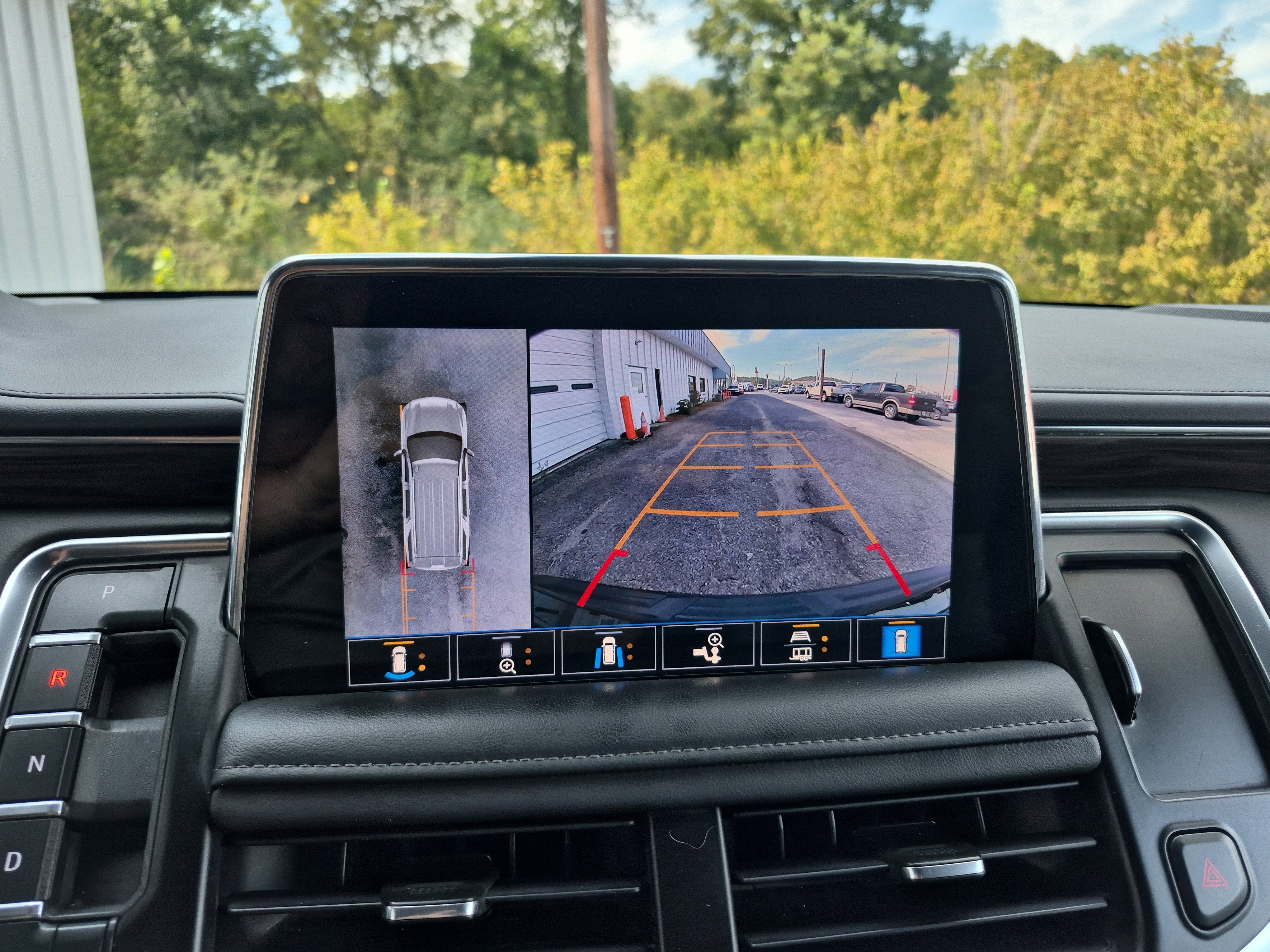 Used 2021 Chevrolet Tahoe LT w/ LT Signature Plus Package image 34