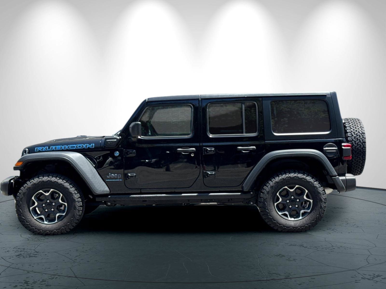 New 2023 Jeep Wrangler Unlimited Rubicon 4xe w/ Cold Weather Group AWD/4WD image 7