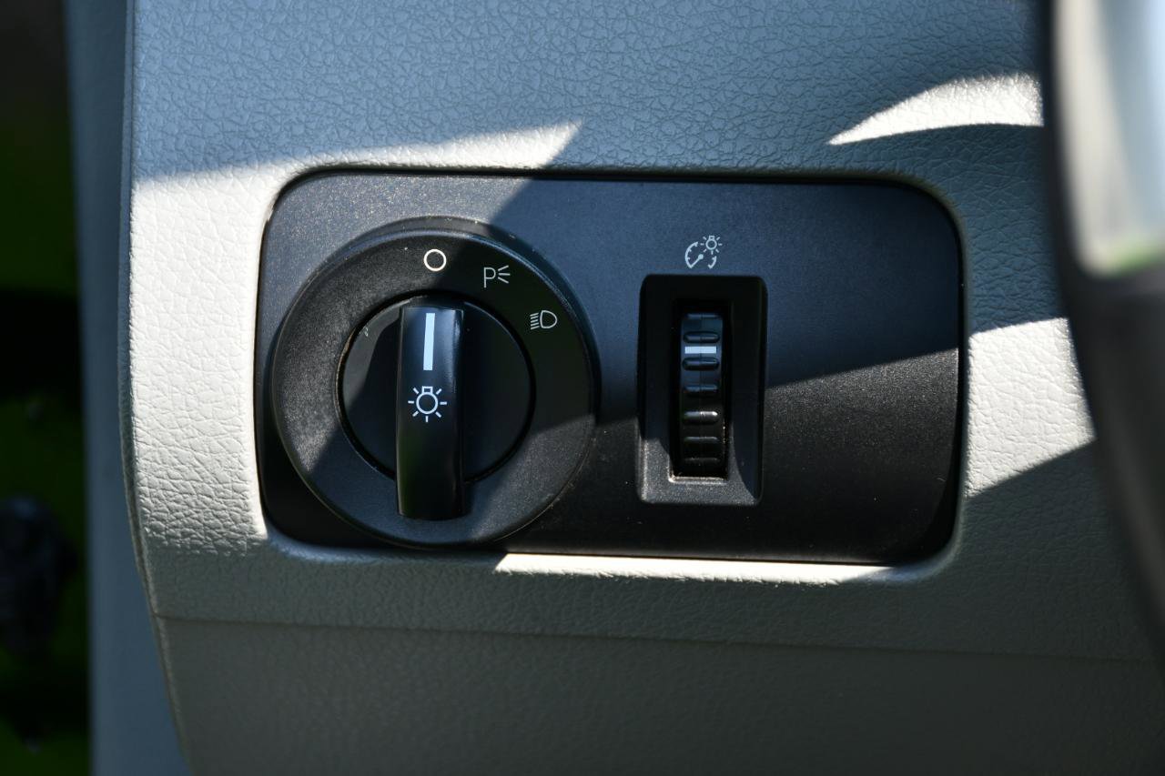 Used 2009 Ford Mustang Convertible image 20