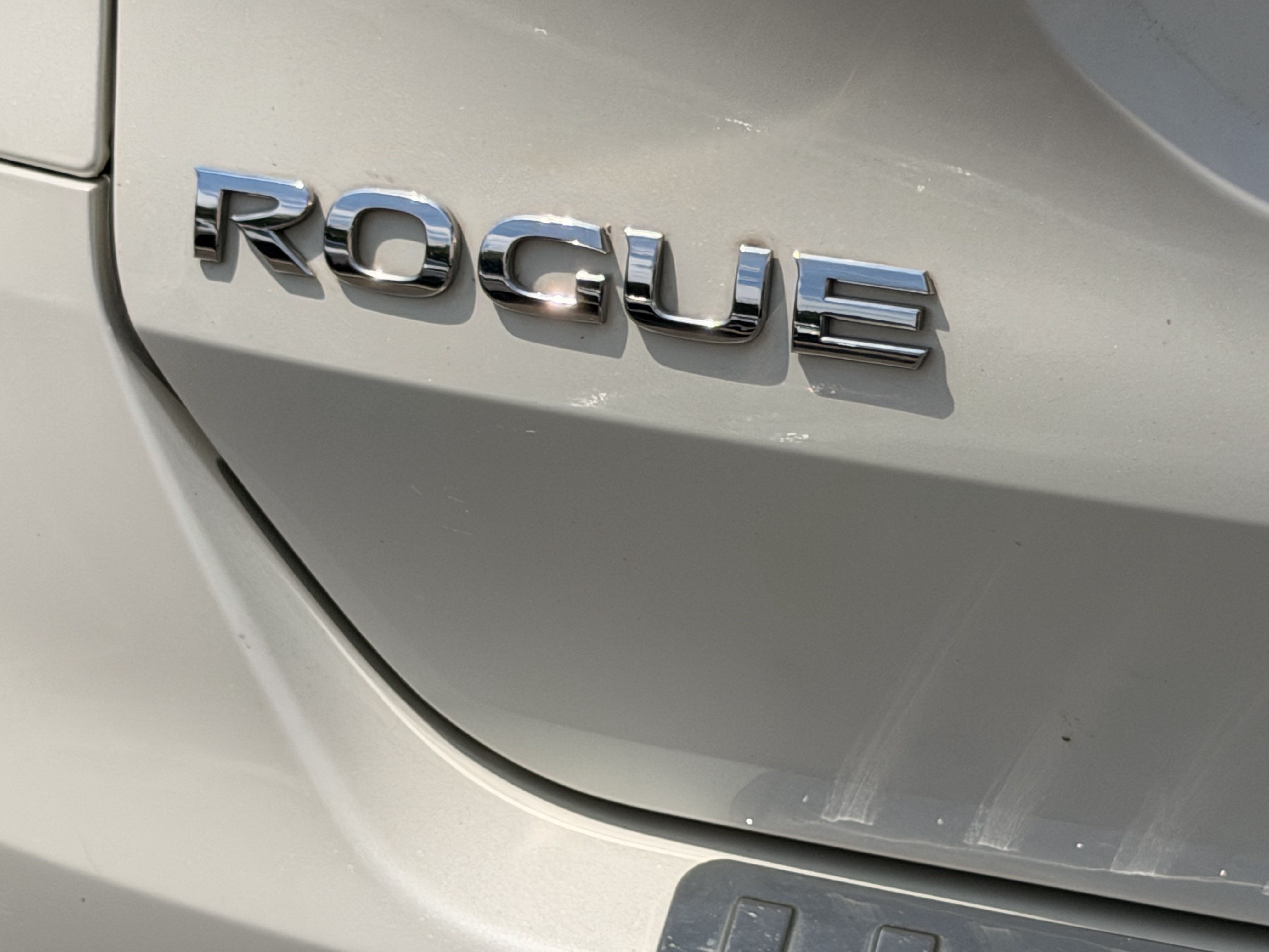 Used 2016 Nissan Rogue SL w/ SL Premium Package AWD/4WD image 28