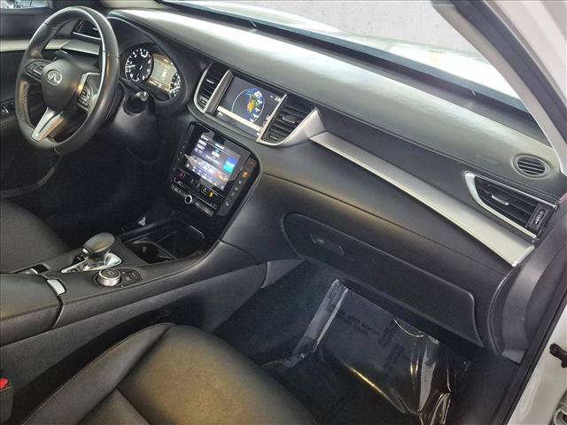 Used 2020 INFINITI QX50 Luxe w/ Navigation Package FWD image 22