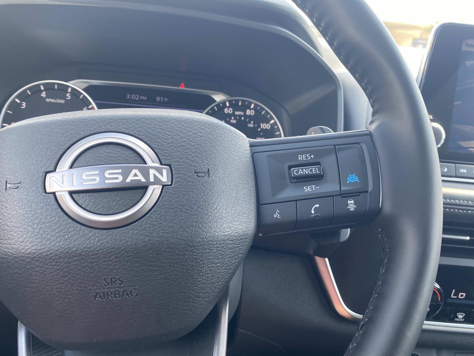 Used 2025 Nissan Rogue SV FWD image 41