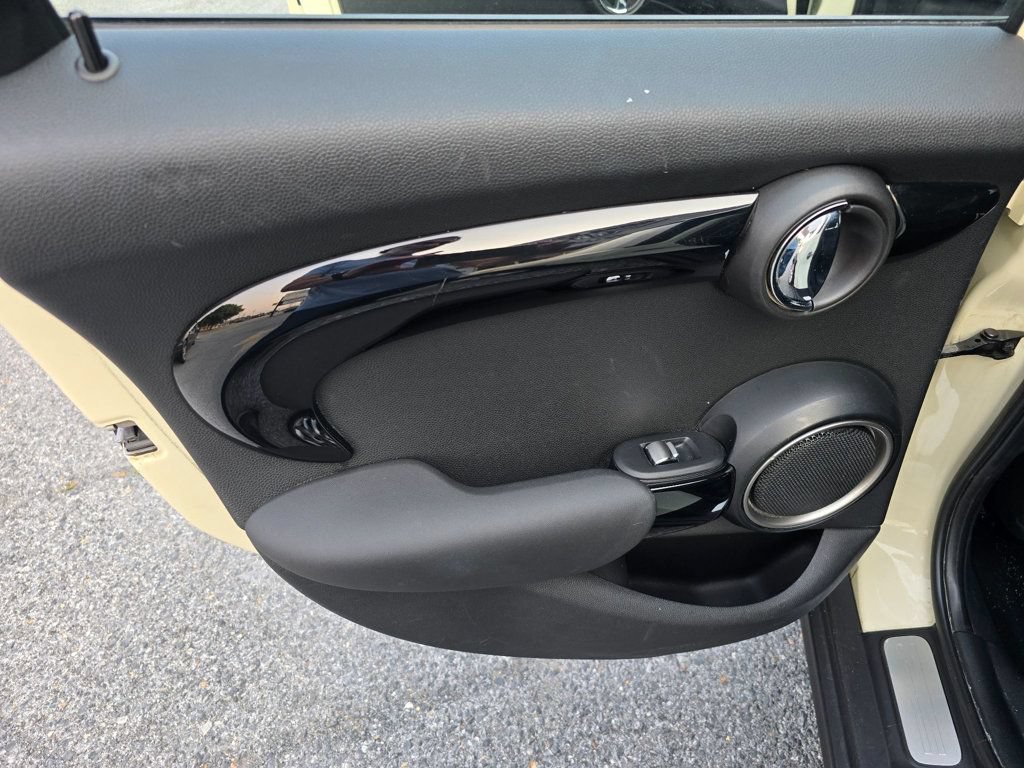 Used 2015 MINI Cooper S FWD image 12