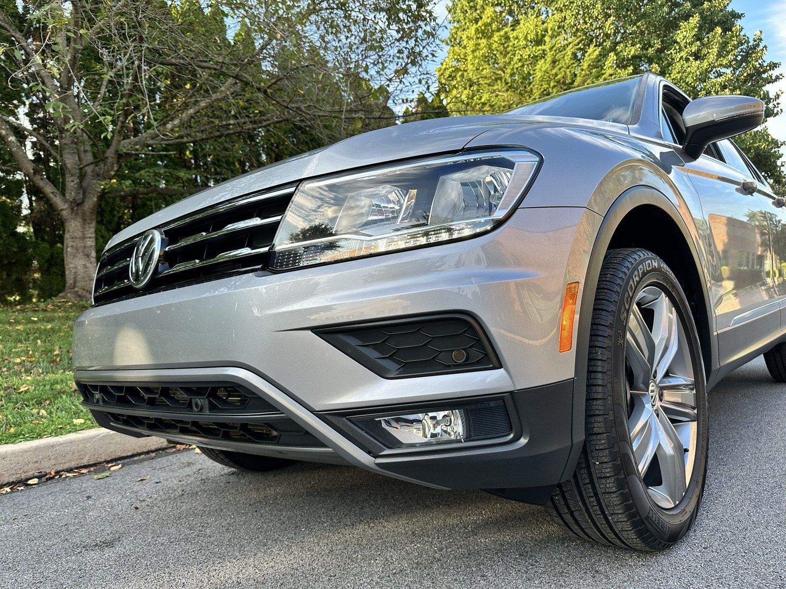 Used 2020 Volkswagen Tiguan SEL AWD/4WD image 71