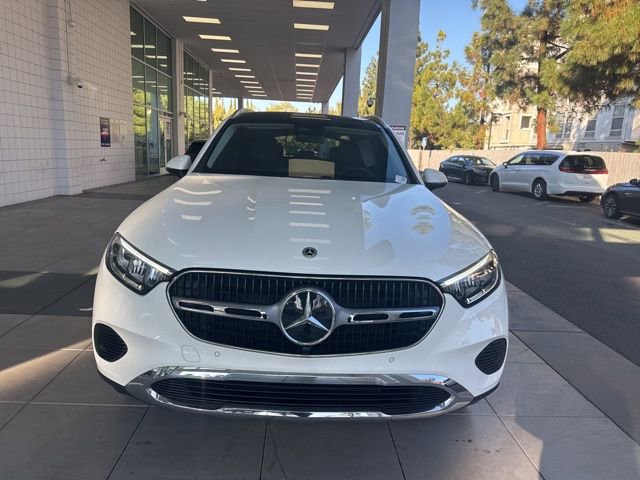 Used 2025 Mercedes-Benz GLC 350e 4MATIC image 8