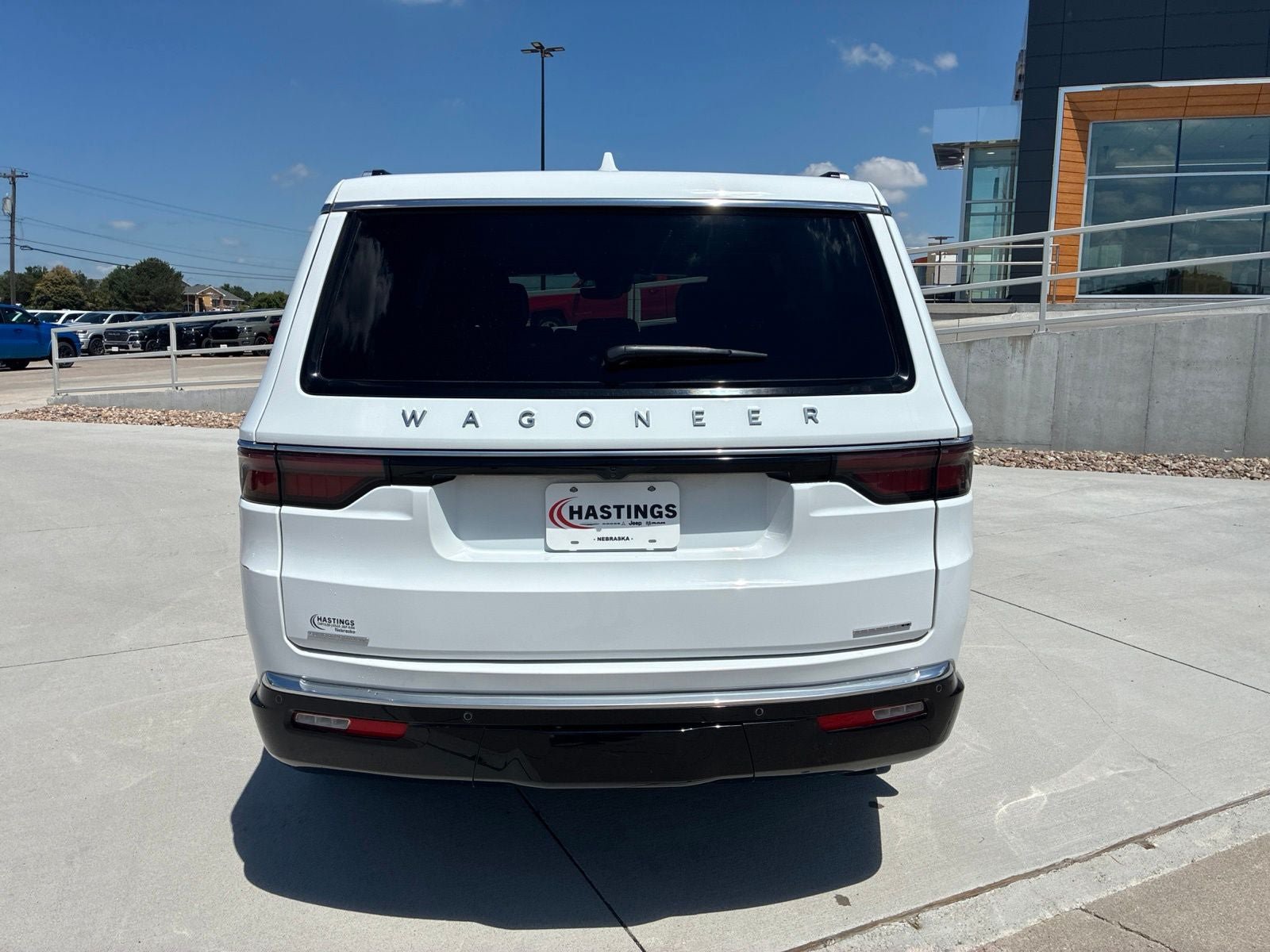 Used 2023 Jeep Wagoneer Series II w/ Premium Group I AWD/4WD image 4