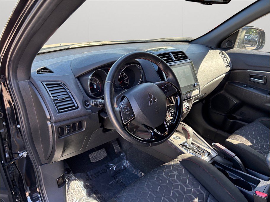 Used 2024 Mitsubishi Outlander Sport LE AWD/4WD image 6