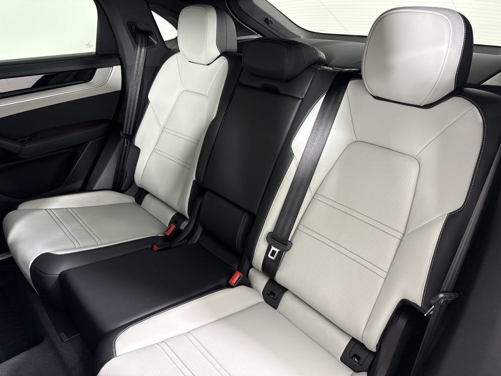 New 2026 Porsche Cayenne Coupe AWD/4WD image 21
