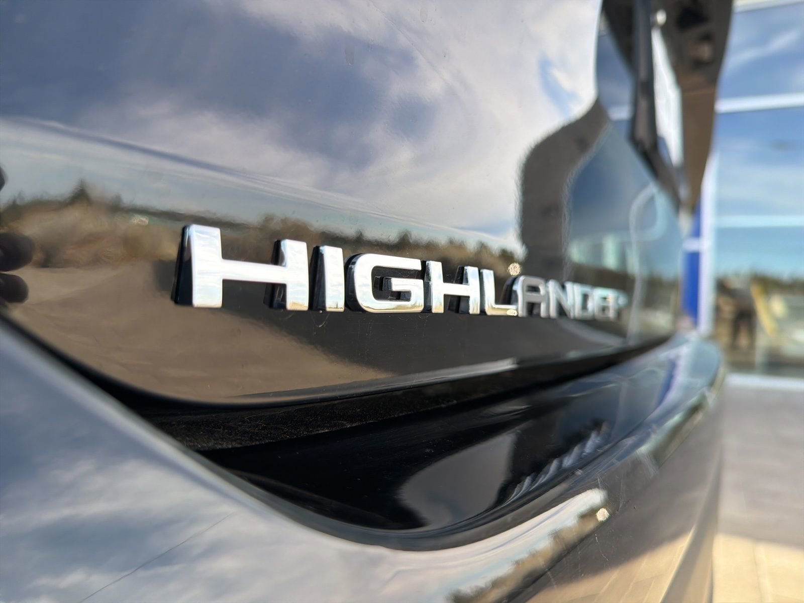 Used 2024 Toyota Highlander LE image 10