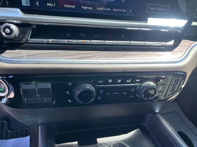 Used 2025 Chevrolet Silverado 2500 LTZ w/ LTZ Convenience Package image 25