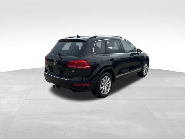 Used 2011 Volkswagen Touareg VR6 image 6
