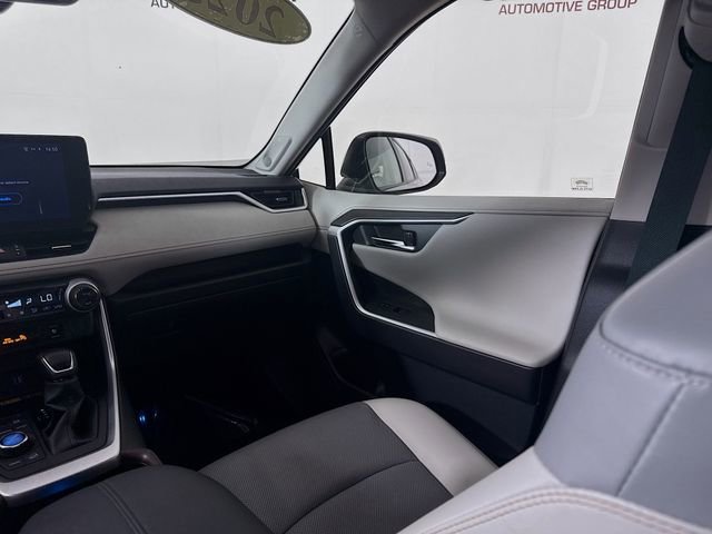 Used 2023 Toyota RAV4 Limited image 23