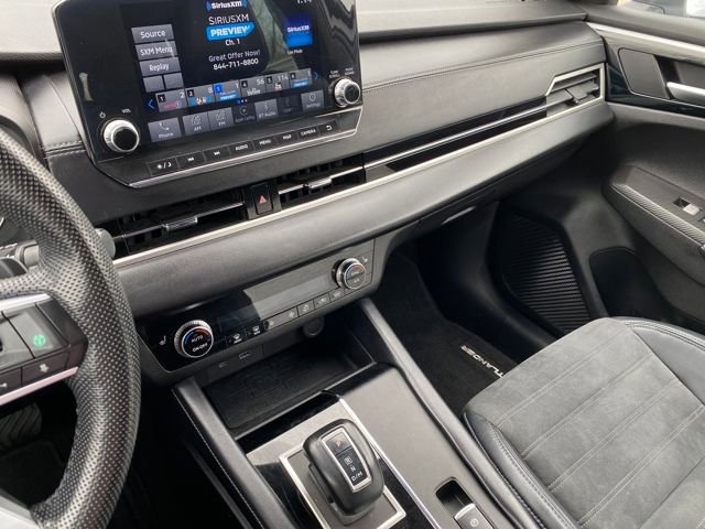 Used 2023 Mitsubishi Outlander SE image 19