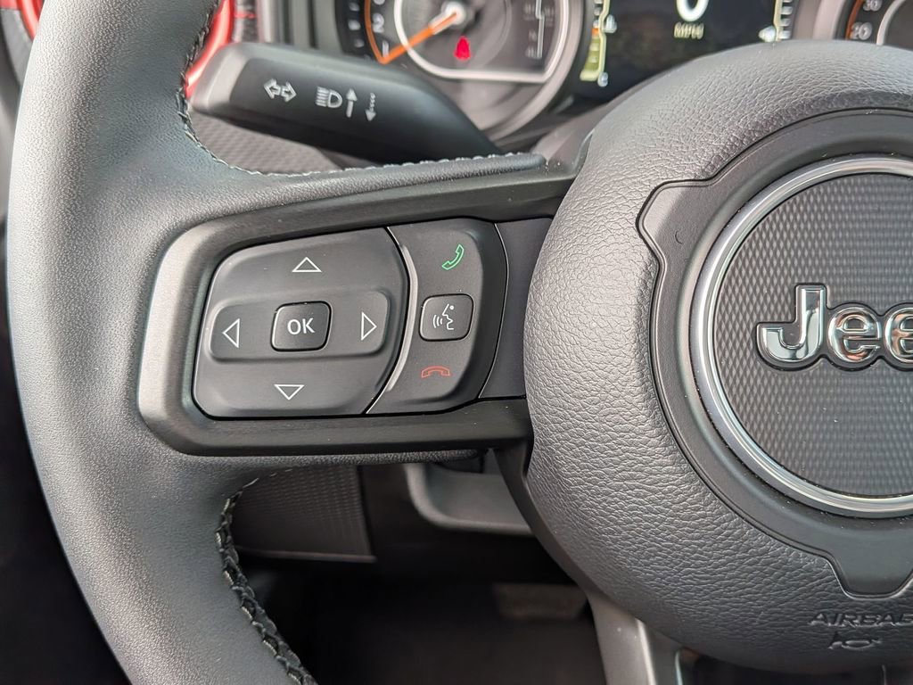 Used 2025 Jeep Wrangler Unlimited Rubicon image 29