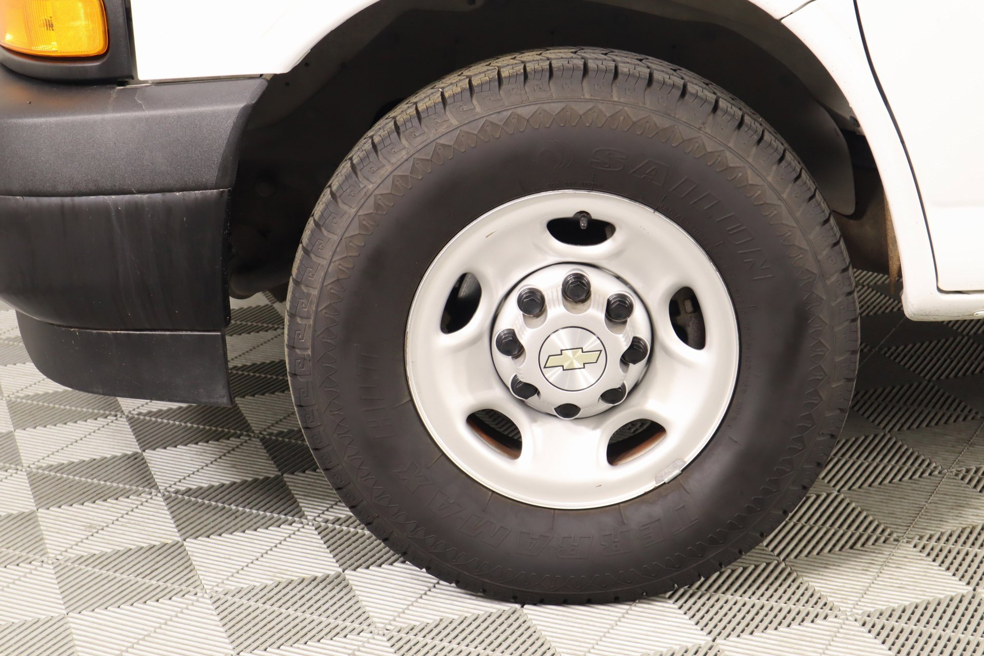 Used 2021 Chevrolet Express 2500 w/ Driver Convenience Package image 14