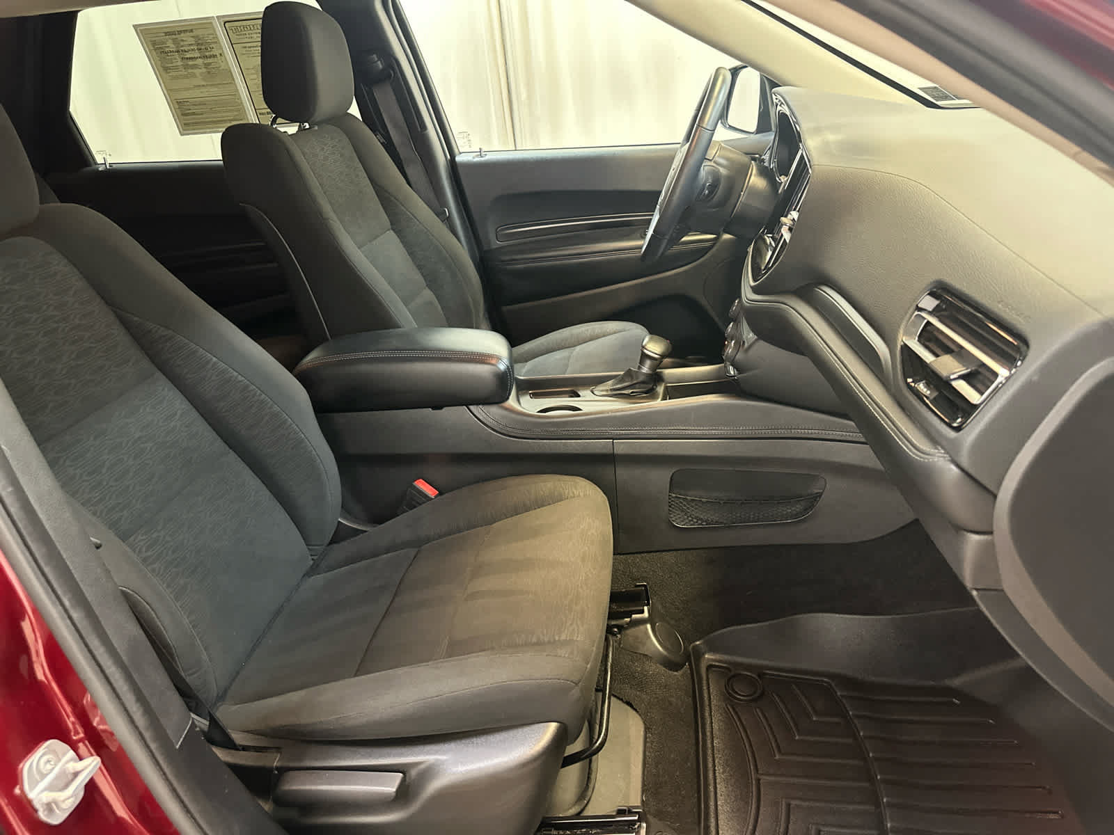 Used 2022 Dodge Durango SXT w/ Anodized Platinum Package AWD/4WD image 14