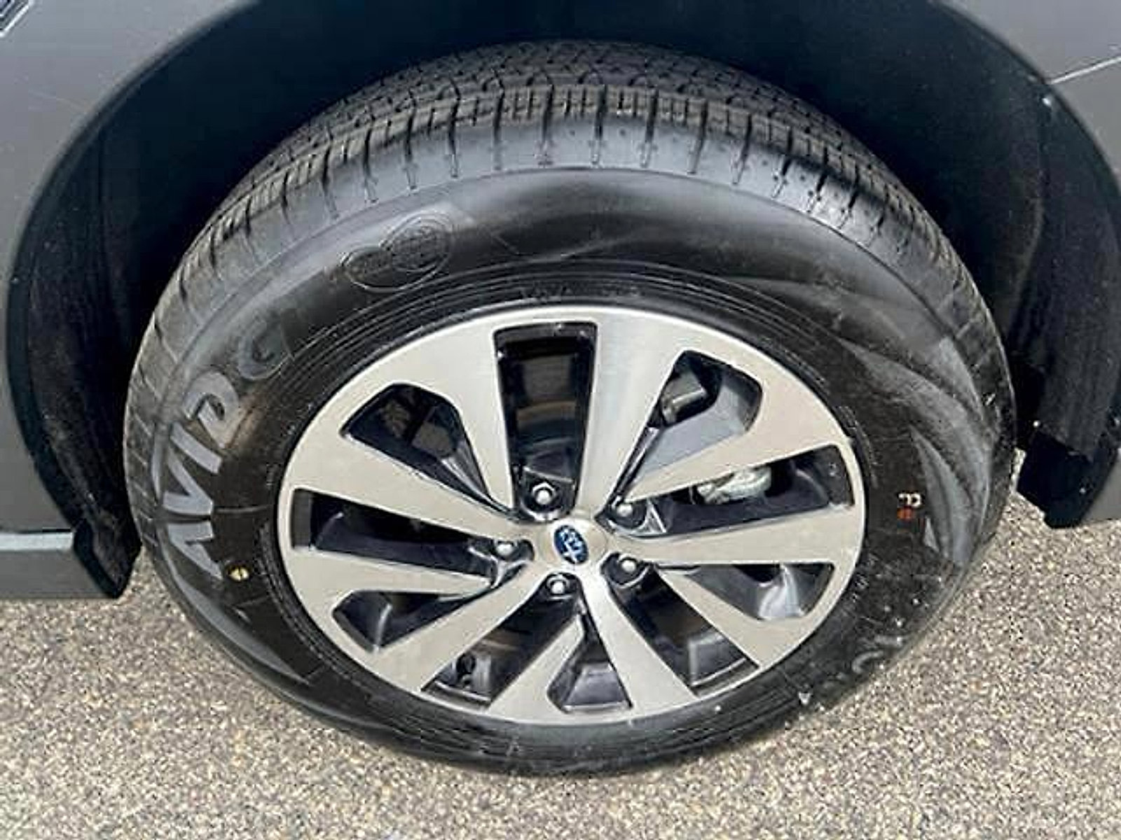 Certified 2025 Subaru Outback Premium AWD/4WD image 9