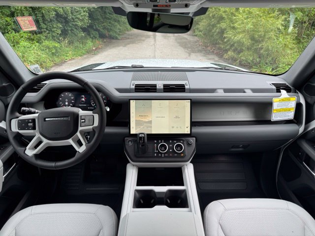 New 2026 Land Rover Defender 110 X-Dynamic SE AWD/4WD image 21