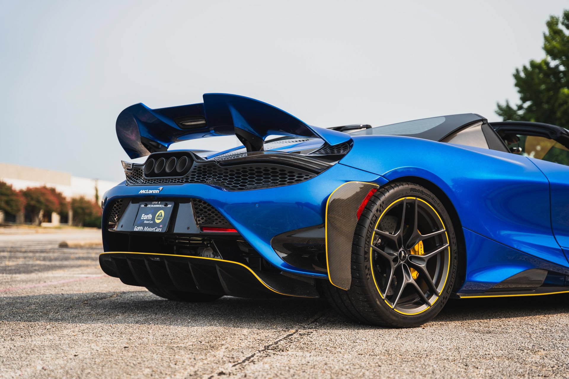 Used 2022 McLaren 765LT RWD image 17