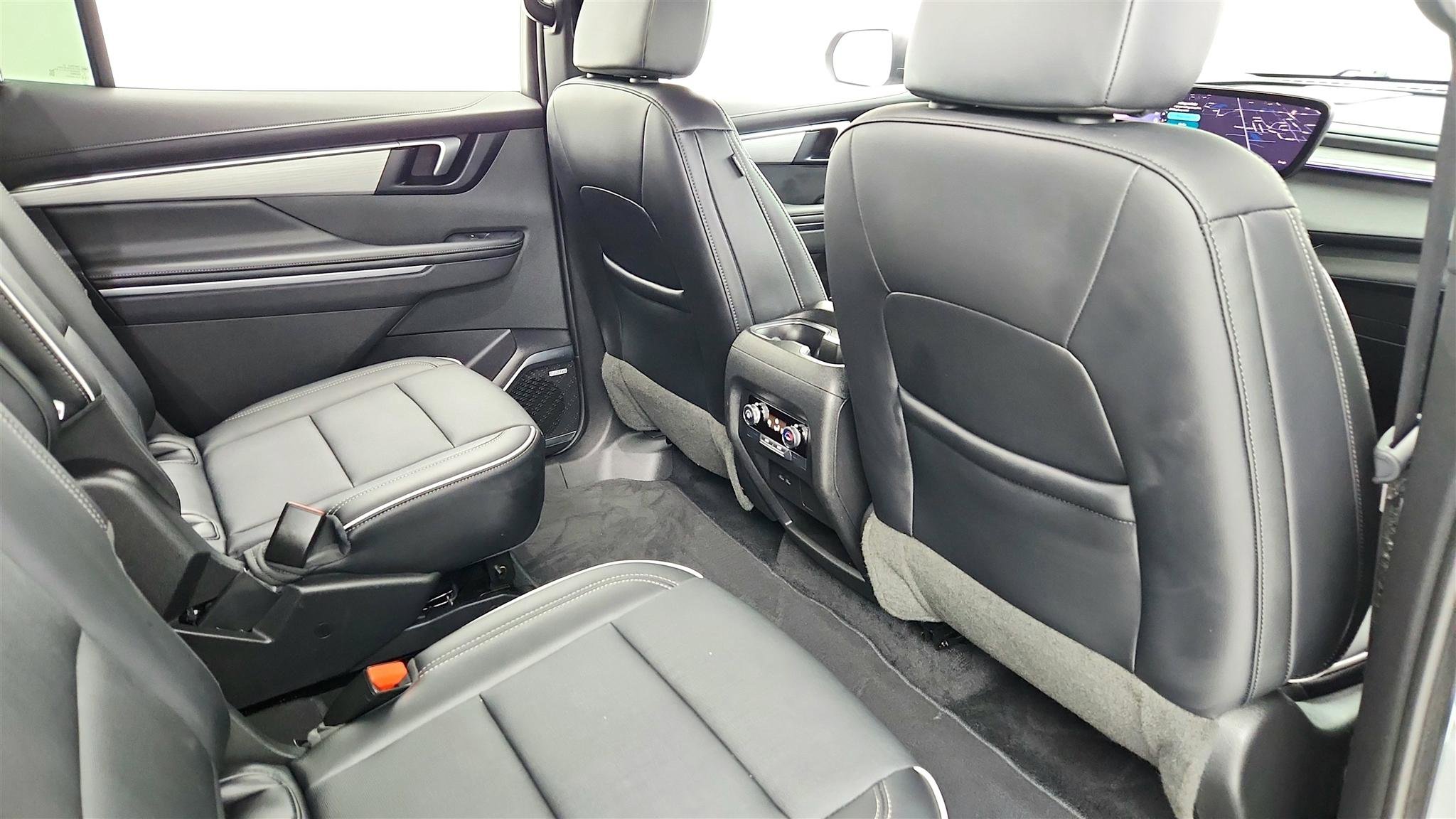 Used 2025 Buick Enclave Preferred image 37