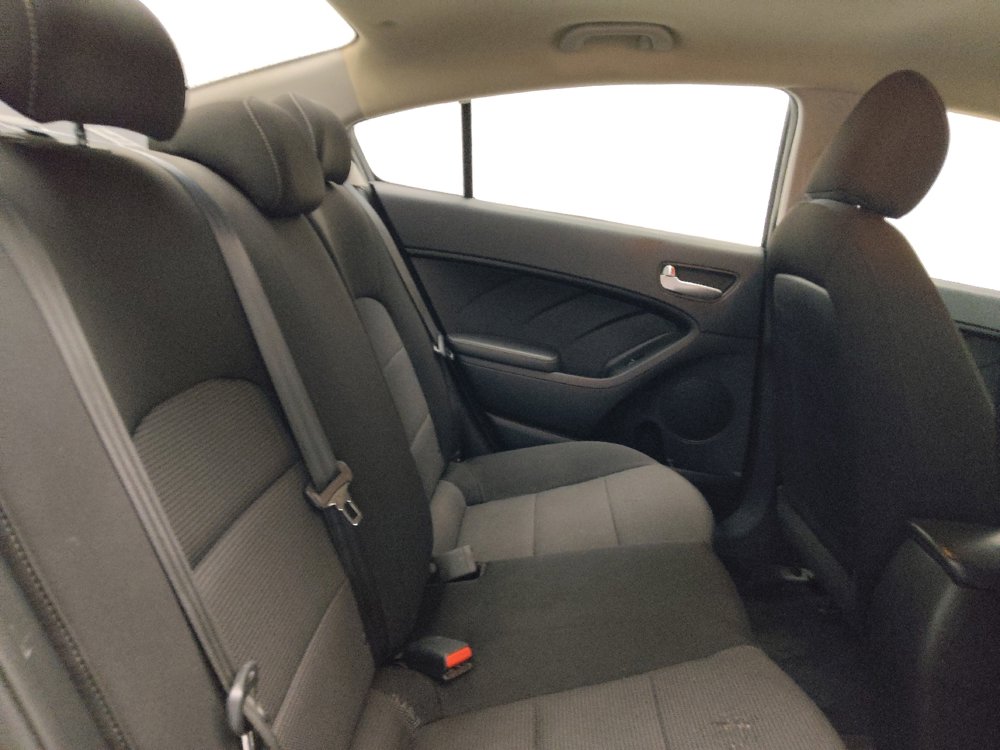 Used 2018 Kia Forte LX w/ LX Rear Camera Package image 19