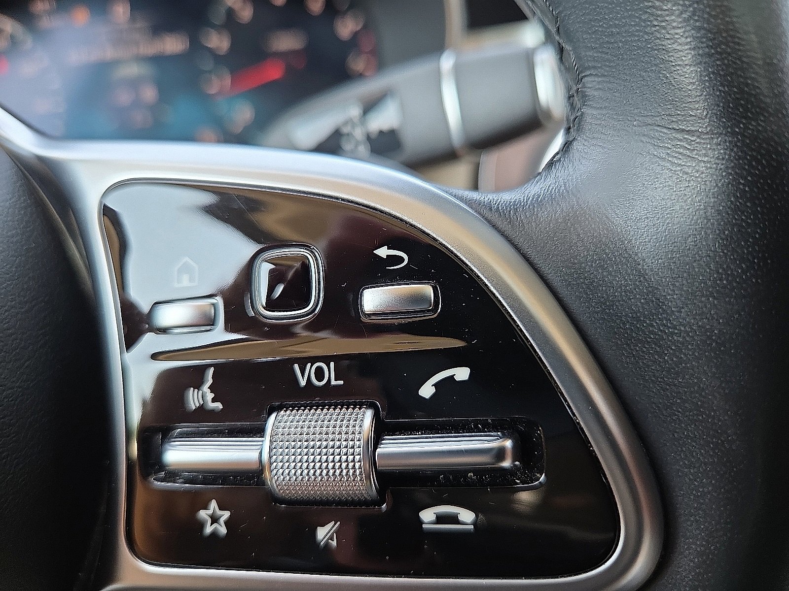 Used 2022 Mercedes-Benz GLC 300 GLC 300 w/ Premium Package Lite image 21