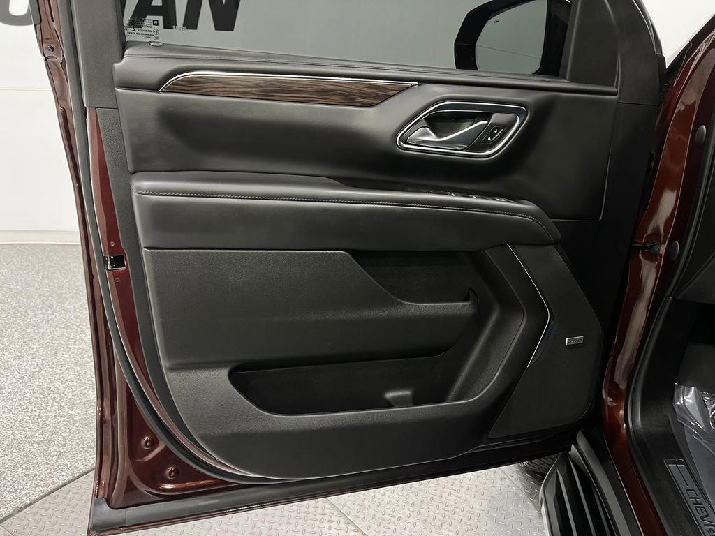 Used 2023 Chevrolet Tahoe LT w/ Luxury Package image 15