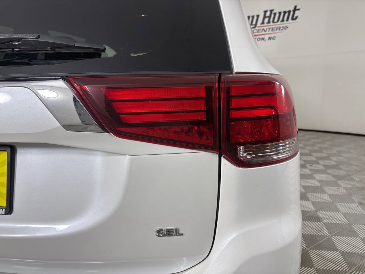 Used 2020 Mitsubishi Outlander SEL image 30