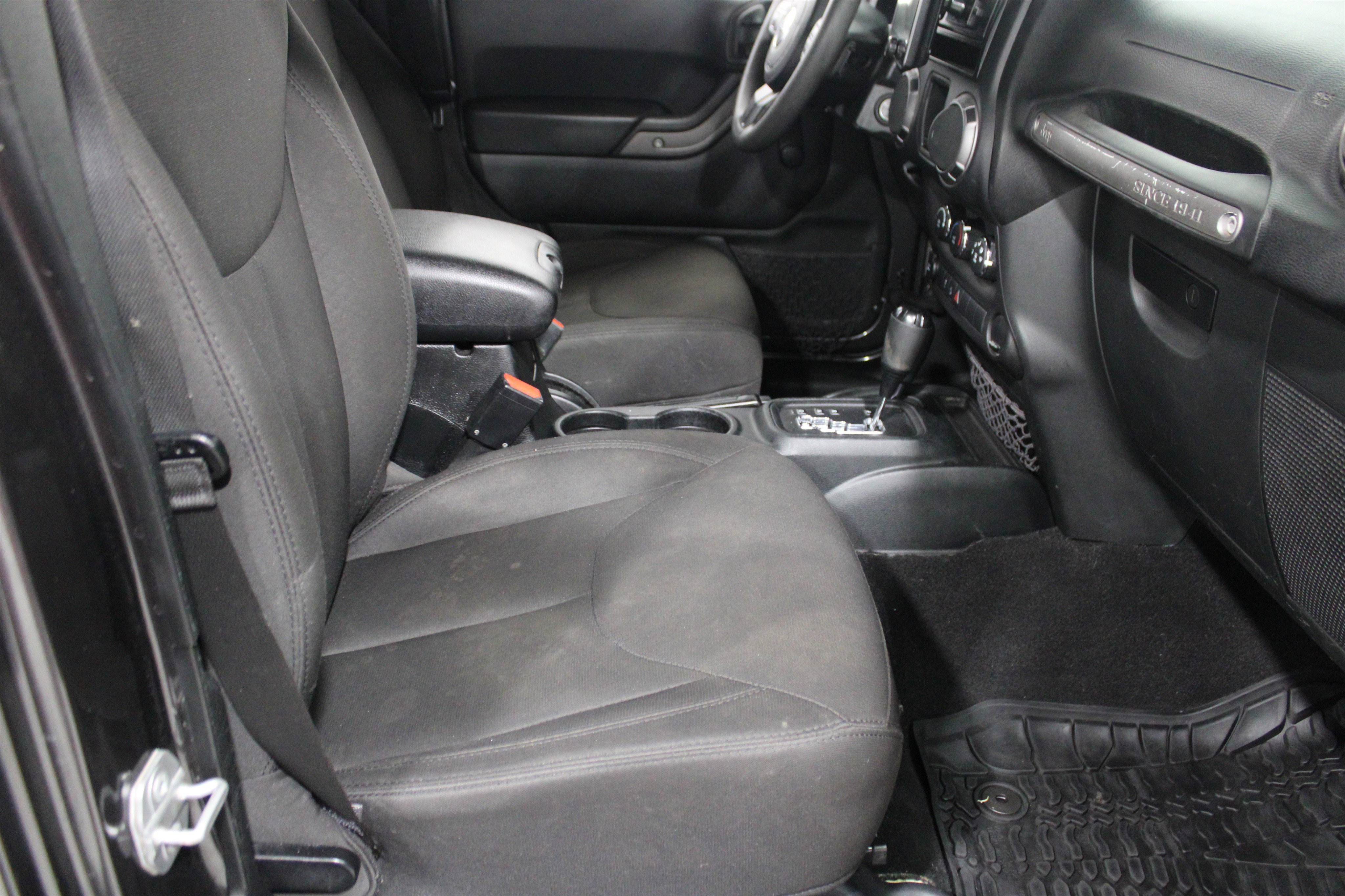 Used 2018 Jeep Wrangler Unlimited Sport image 19